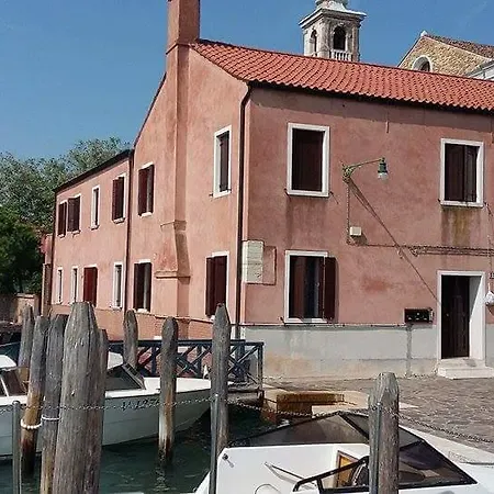 Laguna House *