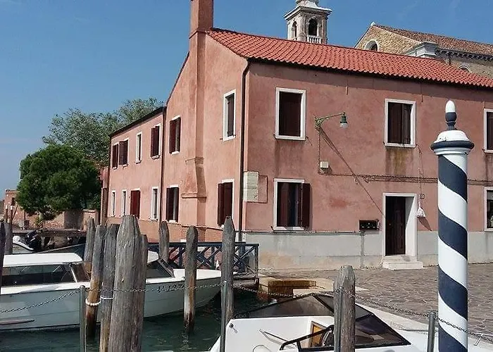 Laguna House *